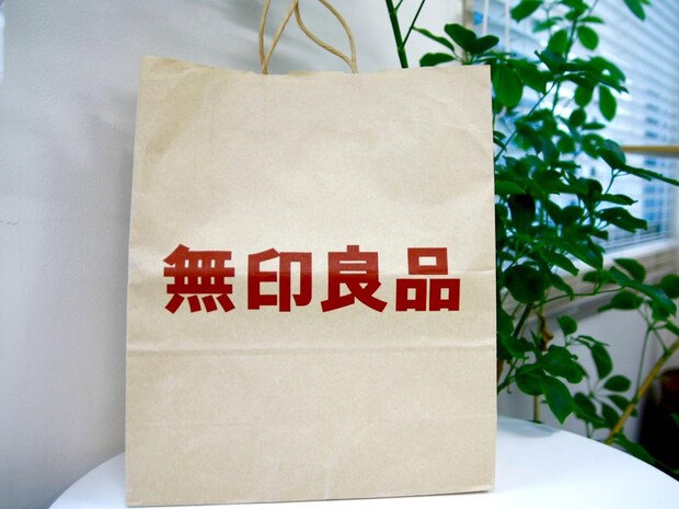 「暑い日も快適！」【無印良品】40・50代の体型カバーにも効く「新作ポロカーデ」