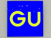 【GU値下げ】で1,490円！ 40・50代が今買って長く使える「高見えカーデ」