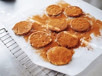 コーヒーと一緒に楽しむ、簡単なのにとびきりおいしいお菓子レシピ。