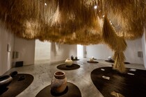 料理人・野村友里さんが主宰する展覧会「Life is beautiful: 衣・食植・住展」が、2年ぶりに東京・表参道の『GYRE GALLERY』で開催。