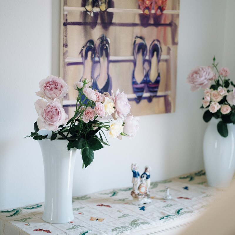 自然の佇まいを大切に。画家・佐藤翠さんに学ぶ、花の飾り方とセンス。