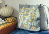 〈ミナ ペルホネン〉30周年を記念した『&Premium』『Casa BRUTUS』による特別編集ムックが、12月23日 (火) に発売。先行予約、受付中。