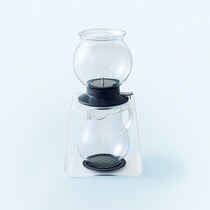 オモムロニ。さんが、今月試してみたもの〈ハリオ〉のティードリッパーセット〈エペイオス〉のドリップケトル