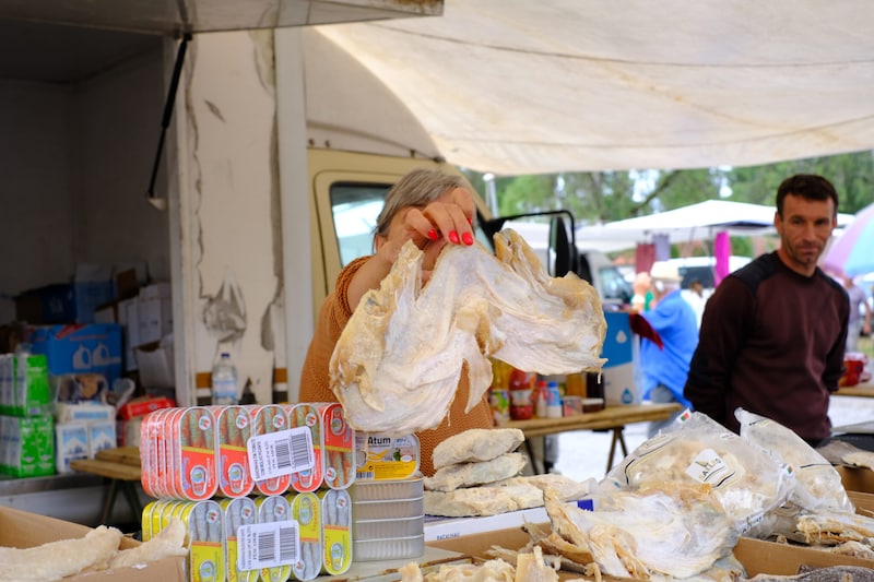 おいしいもの好きが唸る「ポルトガルの野外マーケット」。自炊料理家・山口 祐加さんが、世界の「市場」の様子を1か月にわたって紹介してくれます。