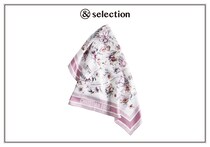 〈ディオール〉から、ローマのランドマークが描かれたエレガントなスカーフを。