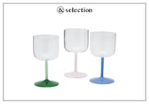 ポップなカラーリングで食卓を彩る、〈ヘイ〉のワイングラス。