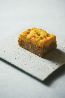 紅葉した秋の筵を、かぼちゃの蒸し菓子に。―矢田寺 木葉筵―〈御菓子丸〉が一皿で表す、京都、寺社仏閣の風景 vol.21