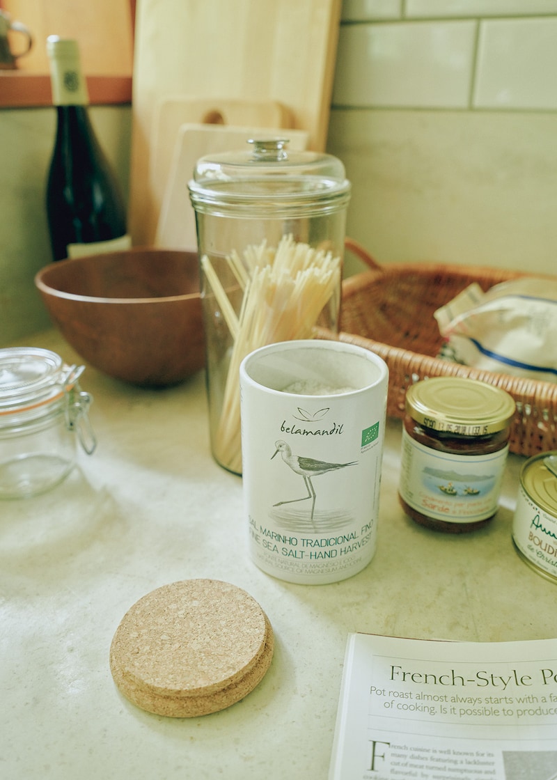 ポルトガルの太陽と風の力で作られた、〈ネクトン〉の「トラディショナル・シーソルト」