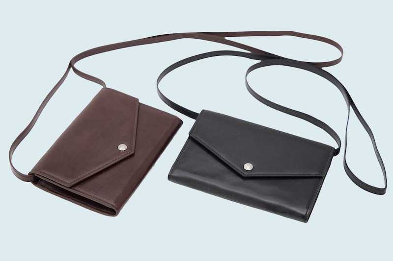 最新号「ひとりでも、韓国・ソウルへ」。〈TOUT Y EST〉のトラベルウォレットを2名にプレゼント。