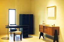 韓国の伝統家具をモダンに解釈したアイテムが並ぶ、ソウル・江南 (カンナム) のショールーム『Eastern Edition Atelier』へ。