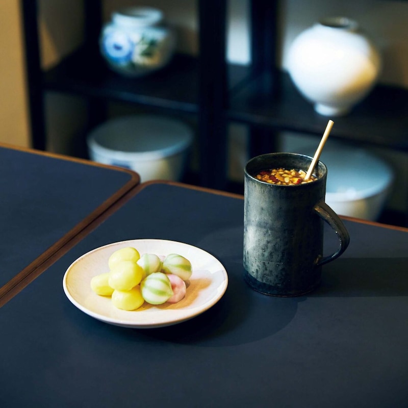 韓国で愛され続けているトック (餅菓子) と伝統茶を味わいに。