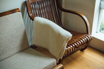 【会員限定プレゼント】最新号「美しい、ということ」。〈コンテンポ〉より、白いコットンブランケットを1名に。