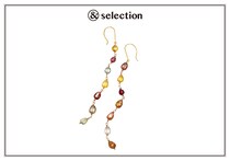 カラフルなストーンがやさしく輝く〈エテ ビジュー〉のピアス。