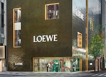 スナ・フジタの特別パッケージ入りのスイーツも！ 〈ロエベ〉のクラフトを複合的に堪能できる『カサロエベ銀座』がオープン。