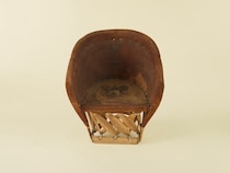 独特の存在感がある、キッズサイズのメキシコのエキパルチェア。Webサイト「骨董王子・郷古隆洋の日用品案内」より。