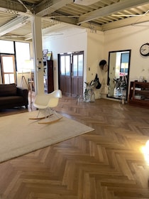 台所も風呂もない、3階建てのビルを買う。壮絶で孤独なDIYのはじまり。写真と文：ねむようこ (漫画家) #1