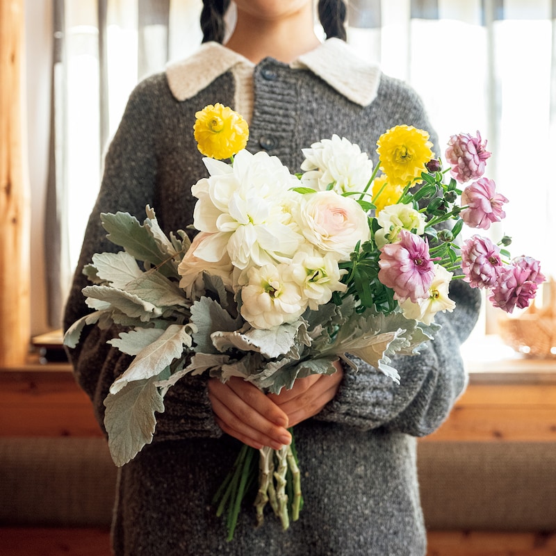 花いっぱいの春の喜びを感じる、2種のダリア。