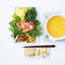 京都の人気店の鍋から、話題の肉寿司まで。フードライター・P (ぴい) さんが選んだ、おいしいお取り寄せガイド。