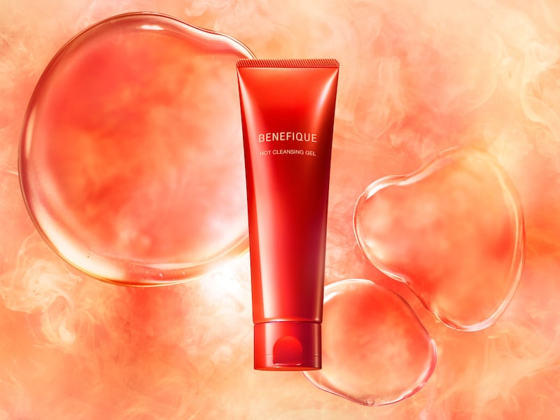 洗顔を次のスキンケアにつなぐための準備時間へ。 〈ベネフィーク〉のブースター洗浄料。