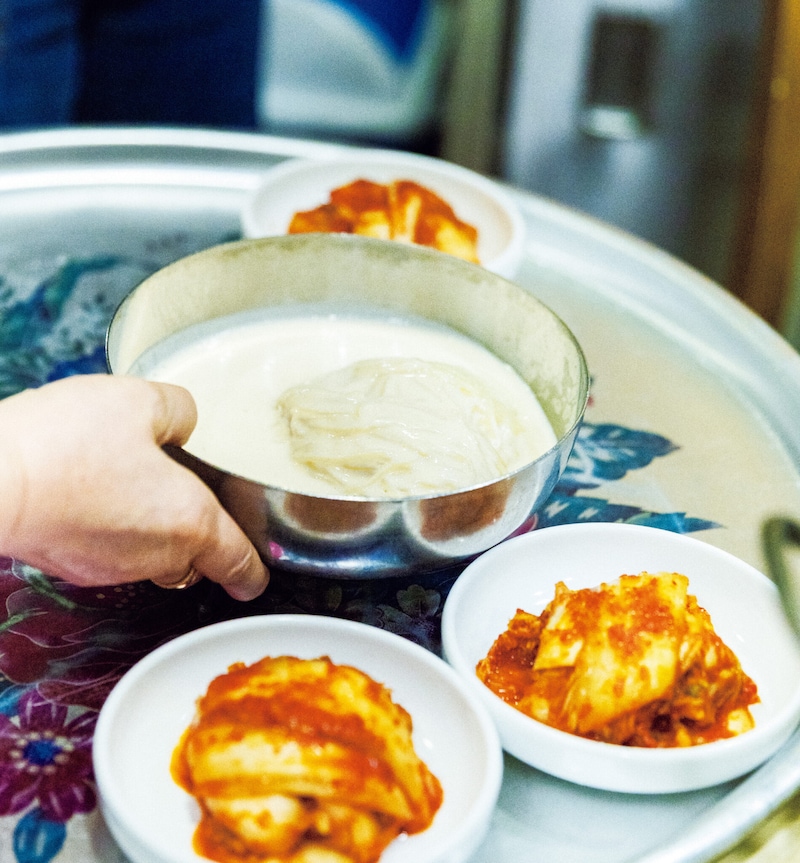 代々繋ぐ一子相伝の味。 最高の大豆で作るコングクスと出合える韓国・ソウル『晋州会館 (チンジュフェグァン)』へ。