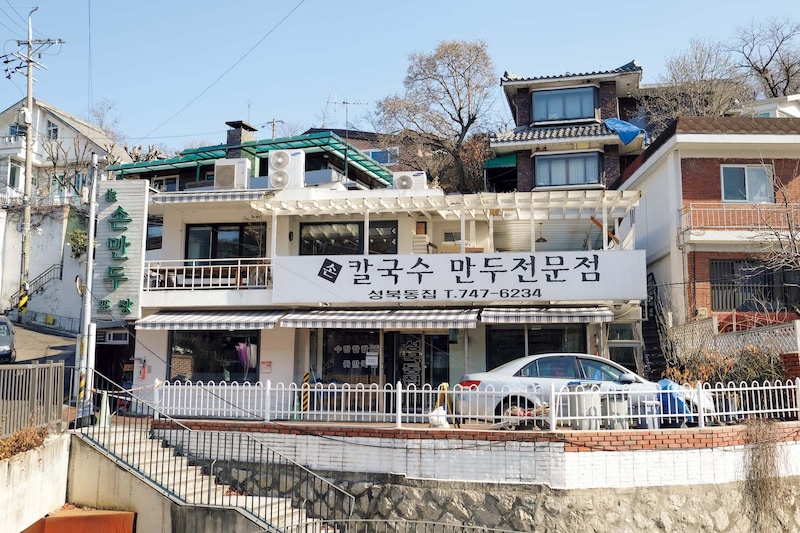 ソウルの古い街並みが残る地、城北洞 (ソンブクドン) で路地に佇む小さな店巡り。後編