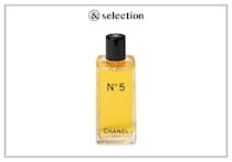 1924年に誕生した香りがより洗練されたボトルで復刻。〈シャネル〉の「N°5 オードゥ トワレット」。
