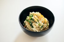 春の味を満喫できる、大人の副菜。おべんと屋さん〈75foods〉吉森なな子のレシピ帖、最新回は「芹と金柑の白和え」。