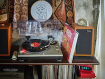 部屋に溶け込む、オーディオセット。写真と文：山口 明 (フォトグラファー) #1