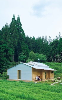 奈良・東吉野村に移住した理由。フィリックス・コンランとエミリー・スミス、奈良の小さな「森の家」ができるまで。#1