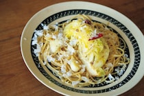 素材の旨みを味わう。スタイリスト・林道雄さんが教えてくれた、キャベツの形をそのまま生かしたパスタ。