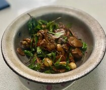 旅とつまみ。台南の夜市で出合った、完璧な三杯鶏（サンベイジー）。写真と文：桑原亮子 (料理家) #1