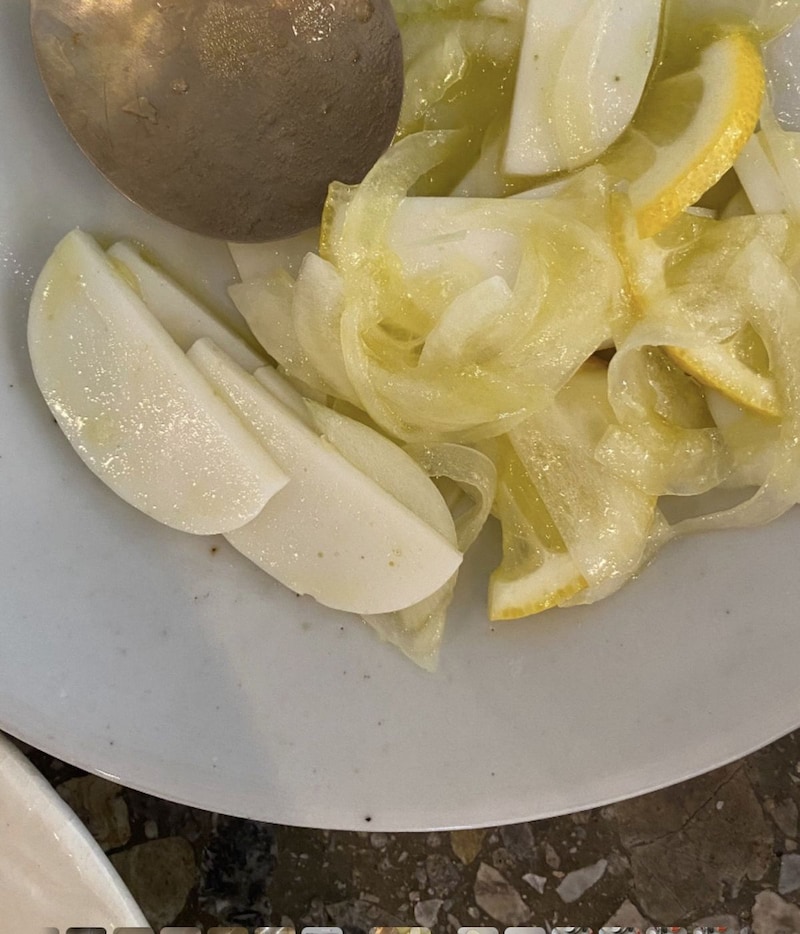 レモンとつまみ。祖母との思い出が詰まった、かまぼこのレモンあえ。写真と文:桑原亮子 (料理家) #2