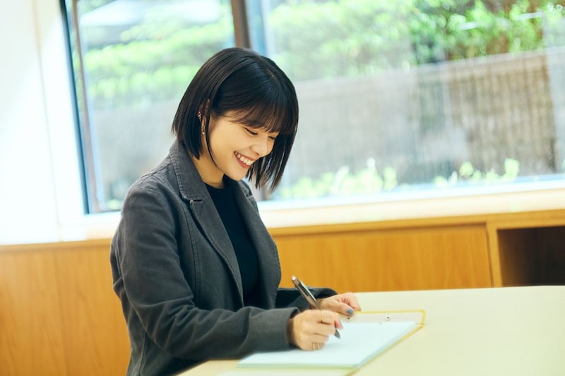 「“ただ生きている”という姿を映せたことは、人間らしくていいなって」。俳優・岸井ゆきのさんが語る、映画『シンシン アンド ザ マウス/SINSIN AND THE MOUSE』のこと。