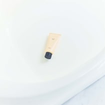 「毛穴」ではなく「毛山」に挑む。〈エスト〉の角栓ジェル洗顔はどう進化した？