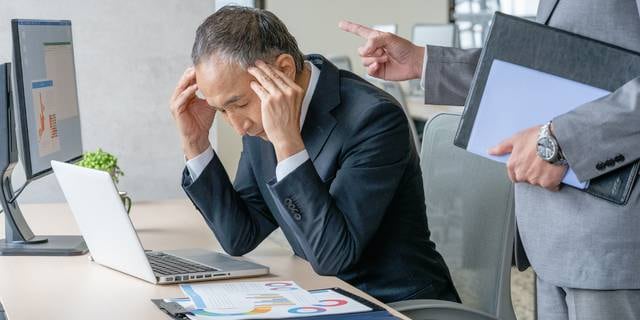 「あんたは座っていればいいの!」“経験豊富な部下”から逆パワハラ…被害に遭った“上司”の打開策は?
