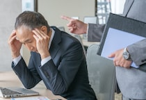 「あんたは座っていればいいの！」“経験豊富な部下”から逆パワハラ…被害に遭った“上司”の打開策は？