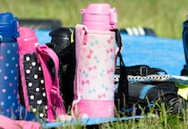 “小学生”が同級生の水筒に「睡眠導入剤」混入　14歳未満は“刑事責任能力なし”で罪を問われないが…事件を起こした場合どうなる？