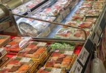 ATM無料封筒だけじゃない…スーパーの「わさび・しょうゆ」も大量持ち去り→転売？　「窃盗罪成立の可能性も」弁護士が法的リスク指摘