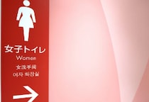 「音を聞くため」女子トイレに侵入、30代男が逮捕　“不快極まりない行為”だが…「性犯罪」で立件できる？