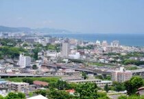 小田原市「生活保護なめんな」ジャンパー事件から8年…公務員らを追い詰めた“過酷な労働環境”　根本にある“圧力”の正体とは