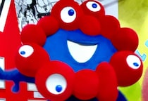 ミャクミャクの熱狂は「一過性のブーム」で終わるのか？　モリゾー＆キッコロ、コスモ星丸…過去の万博キャラ「その後」を追跡