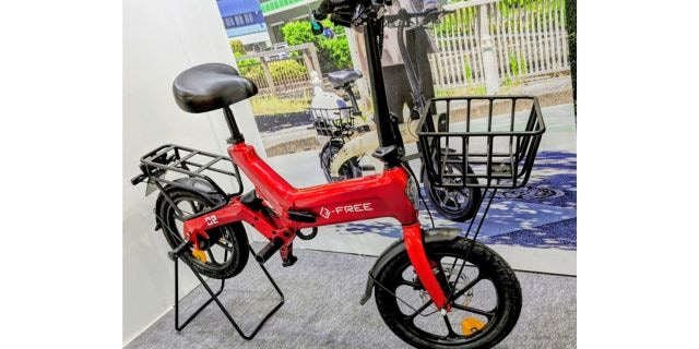 原付・自転車“いいとこどり”のはずが…「特定小型原付」なぜ認知拡大しない？　「まず法令の説明から」販売現場が明かす“現実”とは