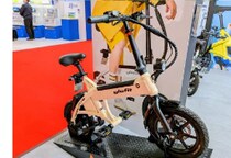 原付・自転車“いいとこどり”のはずが…「特定小型原付」なぜ認知拡大しない？　「まず法令の説明から」販売現場が明かす“現実”とは