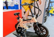 原付・自転車“いいとこどり”のはずが…「特定小型原付」なぜ認知拡大しない？　「まず法令の説明から」販売現場が明かす“現実”とは