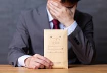 管理職が「給与明細」公開して辞職→“報酬の少なさ”に社内は騒然…会社に“わざと”混乱与える「リベンジ退職」法的リスクは？