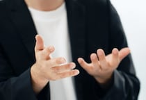 “鬼嫁”からバイ菌扱い、「パパ活」へ逃避した39歳既婚男性…それでも「一番愛したのは妻」と語る理由