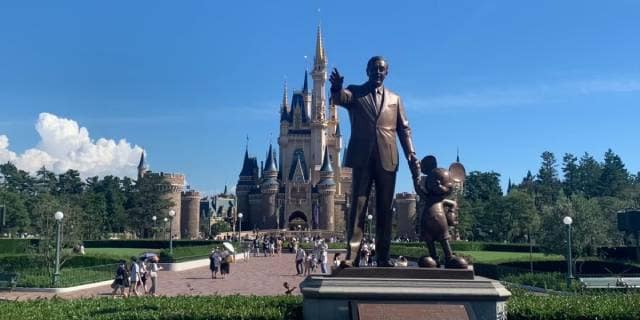 “転売ヤー”は「ディズニーグッズ」をどう仕入れている? パス争奪戦、個数制限の突破…「密着取材」が明かす実態とは