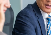 「松下幸之助を読まないなんて」何気ない雑談のつもりが“昭和ハラスメント”になっているかも…セーフ・アウトの境界線とは