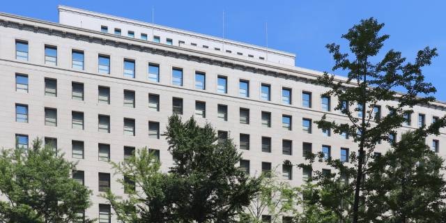 日本生命「内部情報持ち出し」は“氷山の一角”？　元保険営業マンが見た“表沙汰にならない”不適切行為…「これくらいいいだろう」が犯罪になるリスクも