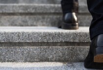 「消えればよかったのに」から「あいつを消す」へ…殺人へと至る「第二段階」で表れる“言語の変化”とは